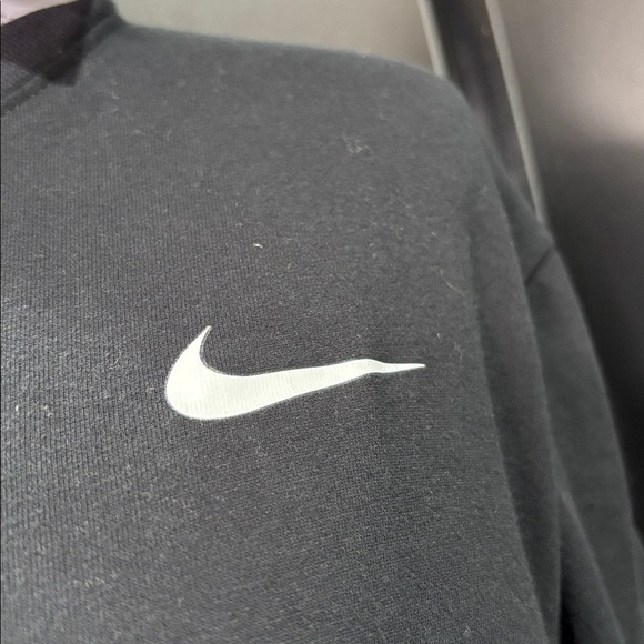 The Nike Tee DriFit, Crewneck, short sleeve Tee Shirt, Swoosh Logo chest - Picture 2 of 10